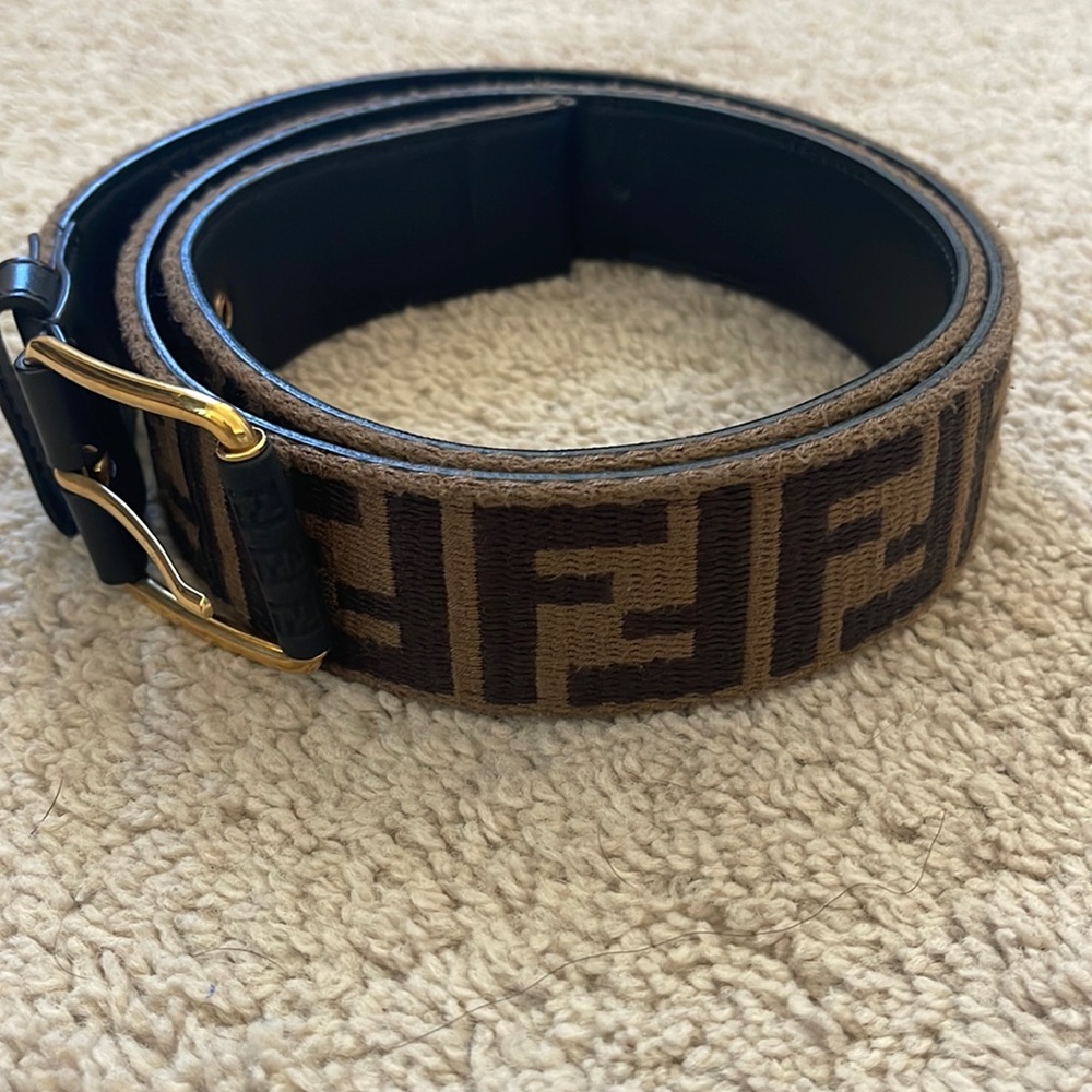 Men’s Fendi belt
